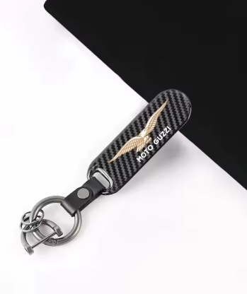 Llavero de fibra de carbono para Moto Guzzi